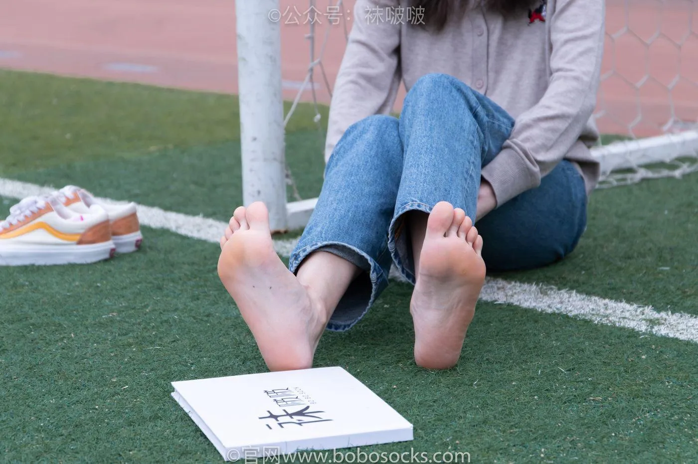 [BoBoSocks袜啵啵]NO.004 泡芙-vans帆布鞋、白棉袜、裸足 [127P]插图6